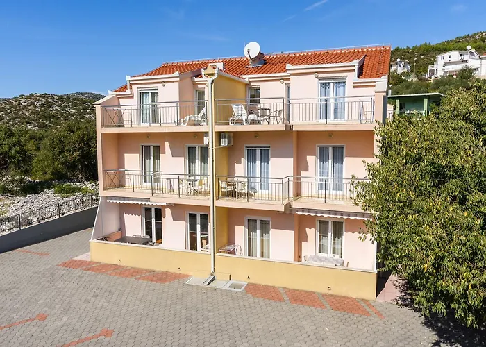 Appartement Neve Marina