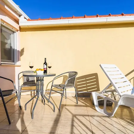 Apartment Neve Marina