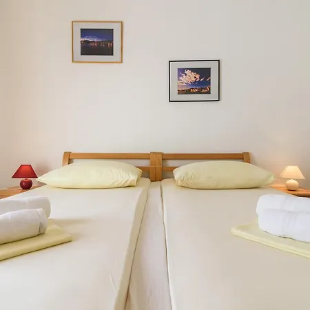 Neve Apartmán *