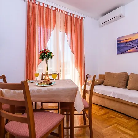 Neve Apartment *
