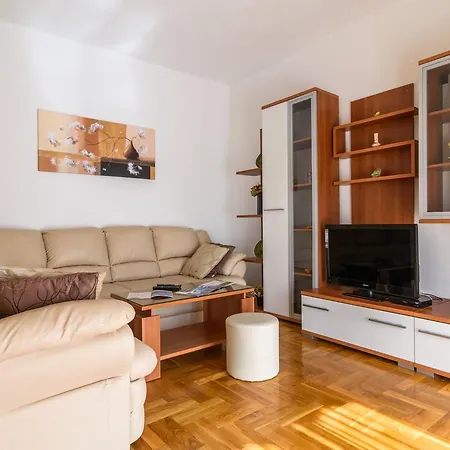 Neve Apartment