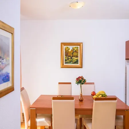 Neve Apartment Marina