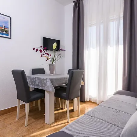 Neve Apartment *